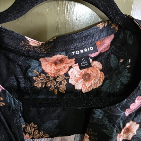 torrid | Dresses | Torrid Black Dress With Pink Floral Design | Poshmark